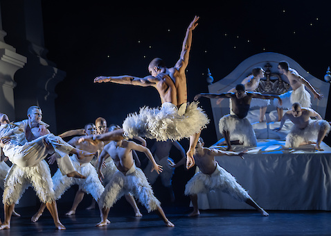 Matthew Bourne's 'Swan Lake'. Image by Johan Perrson.